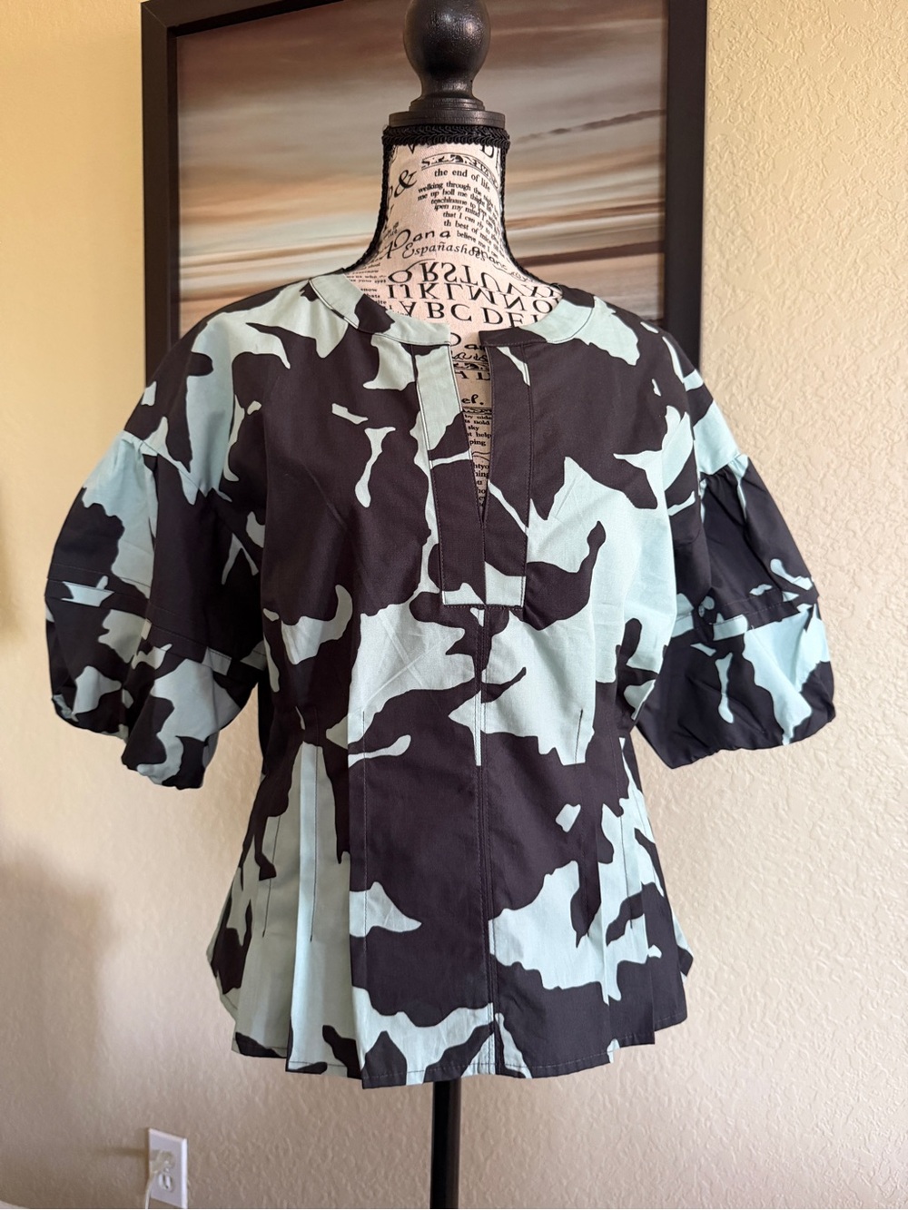NWT | M | Pintuck Puff Sleeve Top | Abstract Mint/Black |Banana Republic Factory - Picture 5 of 16